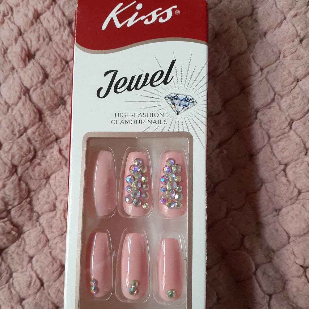 SALE!! Brand New Kiss Long Jewel False Nails